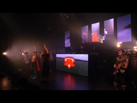 Deluxe - Superman - 10 Years Tour - Live version