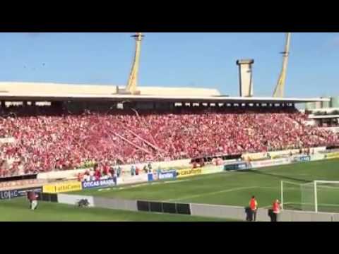 "CRB 1x0 CSA - Torcida festejando a entrada em campo do Galo (ângulo diferente)" Barra: Bravos Regatianos &bull; Club: CRB