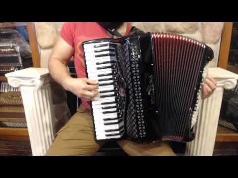 NEW Black Beltuna Studio IV Compact Piano Accordion LMMM 41 120 $6999