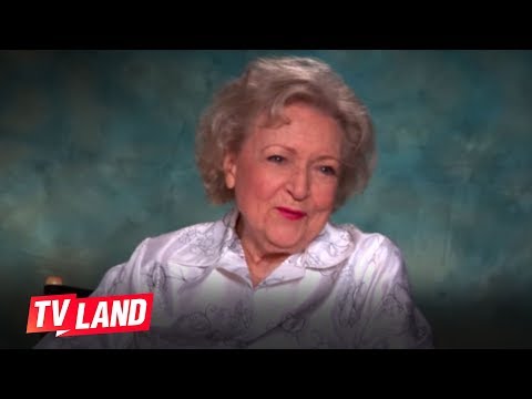 Hot in Cleveland Season 6 (Behind the Scene 'Betty White Talks About Working With the Ladies')