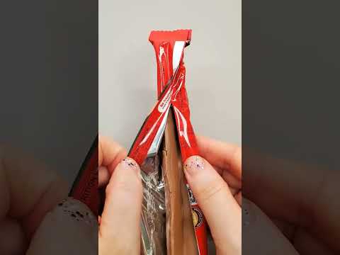 Smooth Melting Lindt LINDOR Milk Chocolate Bar 🍫 | ASMR | Unboxing Chocolate Bar | Relaxing Sounds