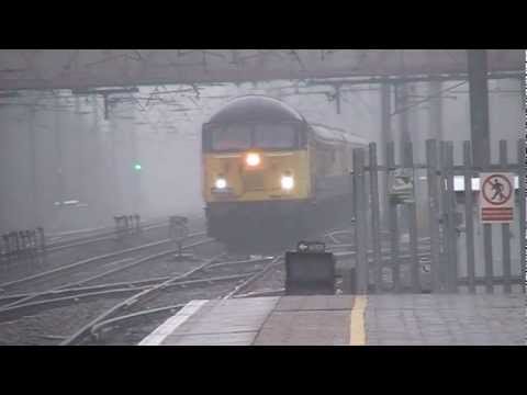 56094 growls through West Ealing with 1Z56 'The Thames Angerman' 22.12.12