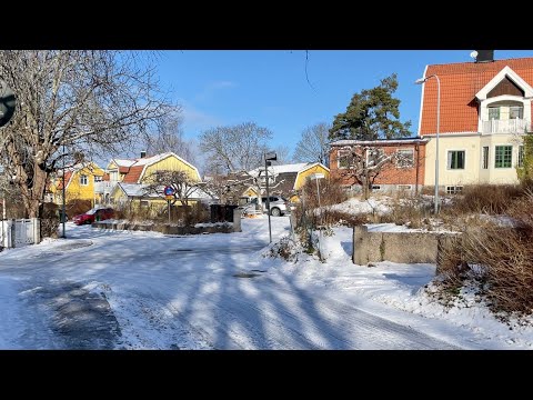 Stockholm Walks: Spånga. Snowy suburb in the sun. Center and charming streets