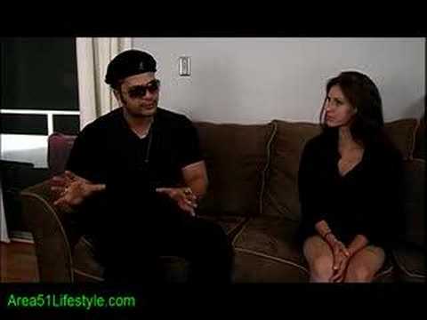 Mystery Pickup Artist Training w/ Women - Microcalibration