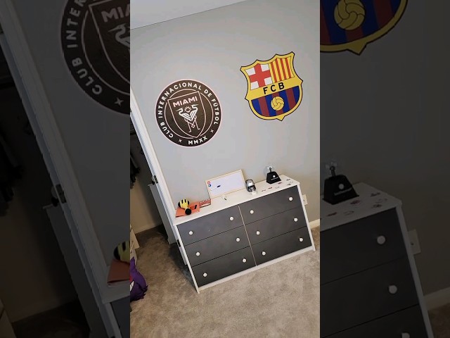 Vídeo relacionado con Jugador de fútbol pegatinas de pared Messi football football star tatuajes de pared hogar sala de estar dormitorio murales decorativos pegatinas de vinilo extraíbles 42 * 81 cm