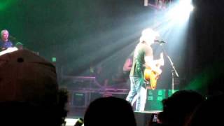 Toby Keith doing I'm Just Talkin about Tonight at the Comcast Center Mansfield, MA on 7/26/09