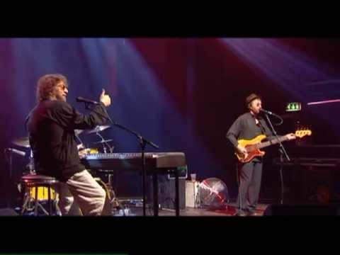 Chas and Dave - (I Wonder Why) You're Just In Love (2005)