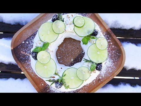 Pavlova recipe | Christmas Pavlova wreath