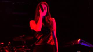 Banks - Fall Over , Live from Vancouver Sept.7th/2013