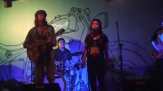 SUPER DELUXE: Rock´n roll Reggae LIVE in Bali - Decisive moment