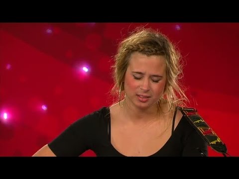 Ebba White - Wake up - Idol Sverige (TV4)