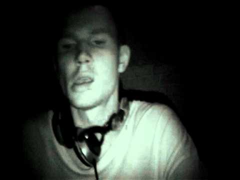 Mantas T. ir Zmogus-Vista (Mantas T. vs the chickenman)