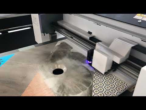 Imprimante  grand format avec couleurs vives et solidité maximale sur presque tous les matériaux - Matrix UV_5