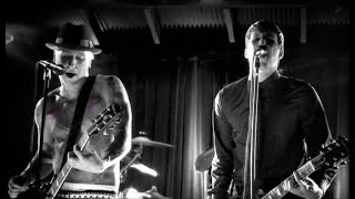 Mest &quot;Kiss Me, Kill Me&quot; (HQ music video)