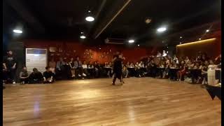 Tango performance 2 (a different angle) by Hoi Shan Leung y Okiz Baek at Milonga Loca, Seoul, 5/2025