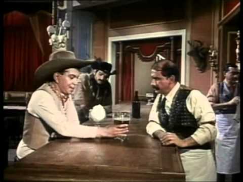 Un Clásico Del Comediante Mexicano Cantinflas: “Por Mis Pistolas”