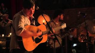 Exclusive: Mumford &amp; Sons Performs &#39;Holland Road&#39;