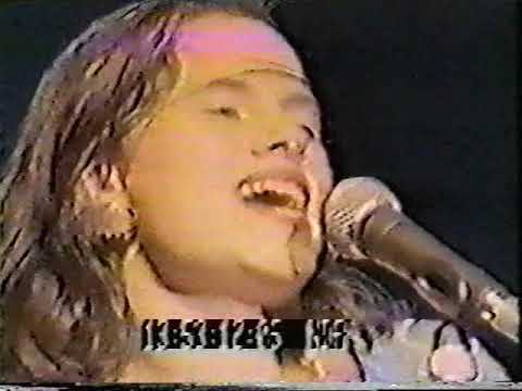 10,000 Maniacs - Live in Paris (22 December 1987)