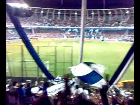 "Al basurero yo lo sigo siempre a todos lados" Barra: La Banda de Fierro 22 &bull; Club: Gimnasia y Esgrima