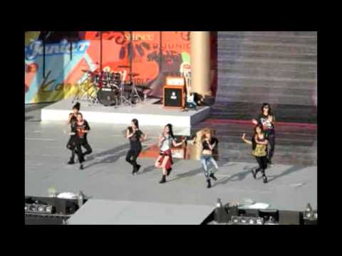 [Fancam] 100821 Jessica & Krystal - Tik Tok @ SM Town Live 2010 in Seoul