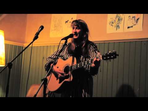 Fee Reega - Werewolves In The City (Live @ Laika Berlin 20120720)