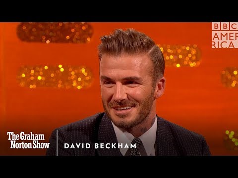 貝克漢潑兒子布魯克林的冷水，自己還是比較厲害！ (David Beckham Puts Brooklyn Beckham In His Place - The Graham Norton Show)