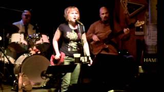 Lisa Mann Sings - In the Basement with Allen Markel on Bass Guitar!