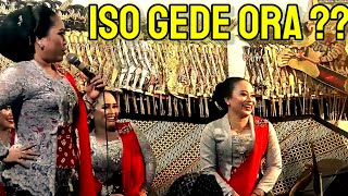 Download lagu Tatin Emosi Bilang Orangnya gedenya Segini..! Sinden Tatin Dikendangi Suaranya kecil mp3