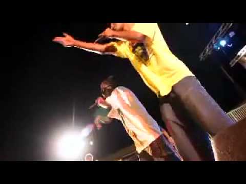 Wadjabari feat Bo Houss   Madzi ya Komba