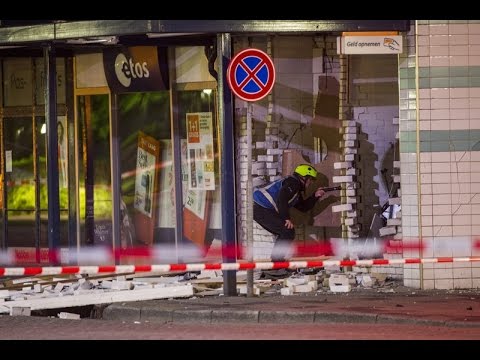 Enorme ravage na plofkraak winkelcentrum Hogeweij Weesp