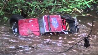 preview picture of video 'Rapid Rhino RC #48 - Water Bogging on Drift Creek Camp Road in Lincoln City, OR'