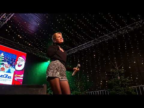Saskia Leppin auf der Essen Stehle auf dem Weihnachtsmarkt am 16.11.2025 