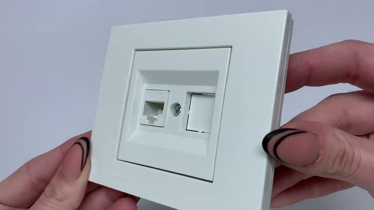 Розетка одинарна комп'ютерна RJ-45 OVIVO Grano білий (400-010300-229)