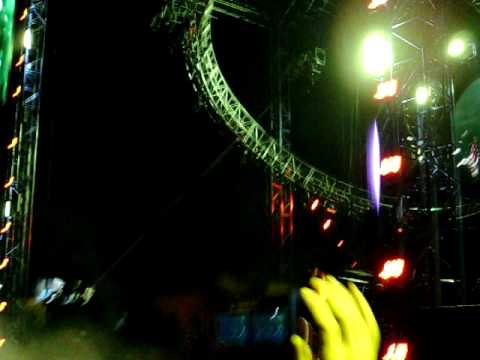 Gareth Emery @ EDC 2010 LA - On A Metropolis Day
