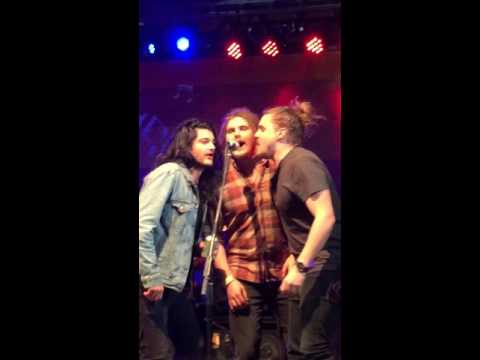 Dan Sultan and friends at KidgeeRidge Music Festival