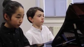 Quatre plaisanteries pour 4 petites menottes