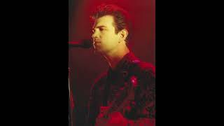 Chris Isaak and Silvertone performing "Graduation Day" (audio from 1996)
