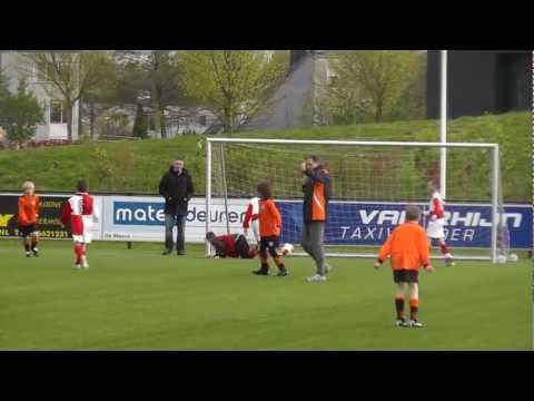 26 april 2012 VV De Meern E6 - UVV E6 com 1-1 Doelpunt Angelo, assist Robin