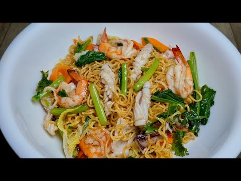Mì xào hải sản