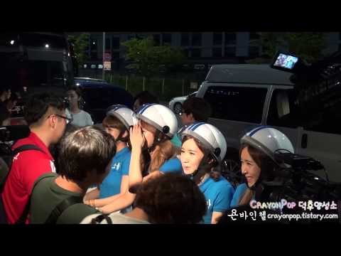 130815 크레용팝(Crayon Pop) 엠카운트다운 후 악수회 직캠 by 욘바인첼
