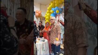 Download lagu Momen Saat Iwan Fals Menghadiri Acara Ulang Tahun Ibundanya (Ibu Lies) Semoga Sehat Dan Panjang Umur mp3 Download lagu Momen Saat Iwan Fals Menghadiri Acara Ulang Tahun Ibundanya (Ibu Lies) Semoga Sehat Dan Panjang Umur mp3