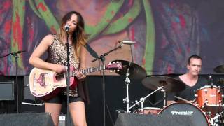 KT Tunstall - Uummannaq Song live V Festival (Weston Park) 21-08-11