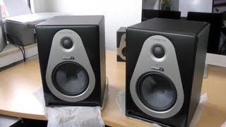 Video thumbnail for Unboxing: Samson Resolv A6 - Active Studio Reference Monitors by TechnikLoft