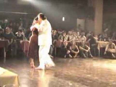  María del Carmen Romero  and  Jorge Dispari  are  dancing  to  the  tango  "  Anselmo Acuna El Resero  "