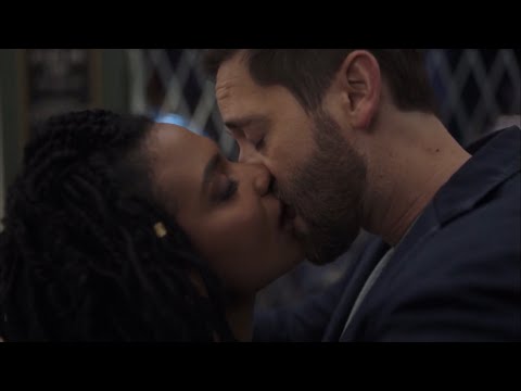 New Amsterdam 4x3 Kiss scene Max & Helen, Ryan Eggold & Freema Agyeman