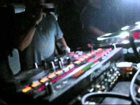 Mikki Afflick I am Africa feat. Mona Bode.wmv