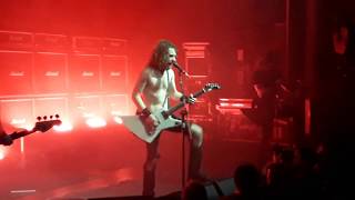 Airbourne &quot;Raise The Flag&quot; Live Paris 2019