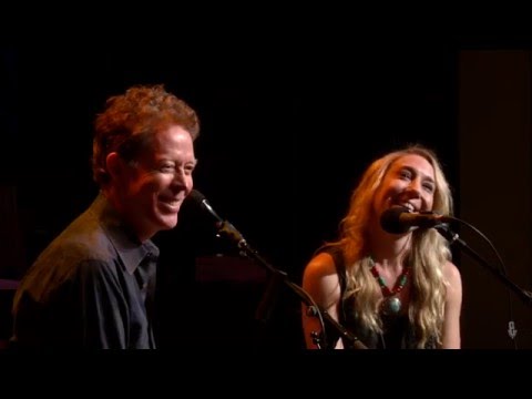 eTown Exclusive: Erika Wennerstrom (Heartless Bastards) On-Stage Interview (UNCUT)