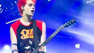 5 Seconds of Summer perform "Permanent Vacation" for the first time (ROWYSO Tour)