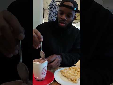 I Tried Aachen’s Nobis Printen Streuselbrötchen 🇩🇪